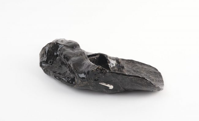 Schwarze Cap (liegend), 2026, Foto: Guido Löhrer