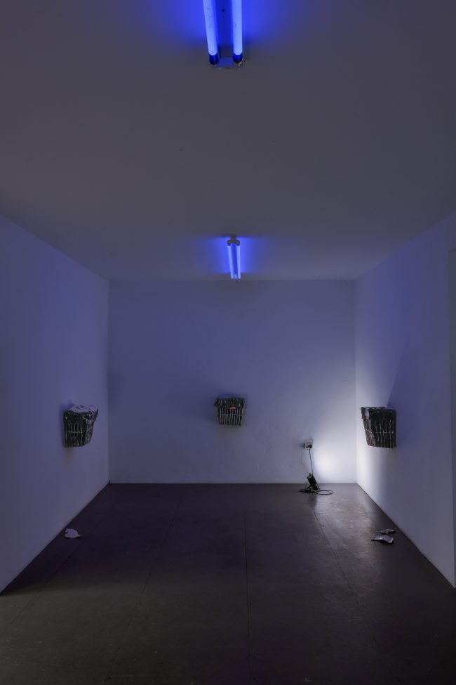 Installation view, Trash Cans (2-4), 2026, glazed ceramic, photo: Tamara Lorenz